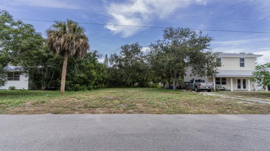 NE Kubin Avenue, Jensen Beach, Florida 34957
