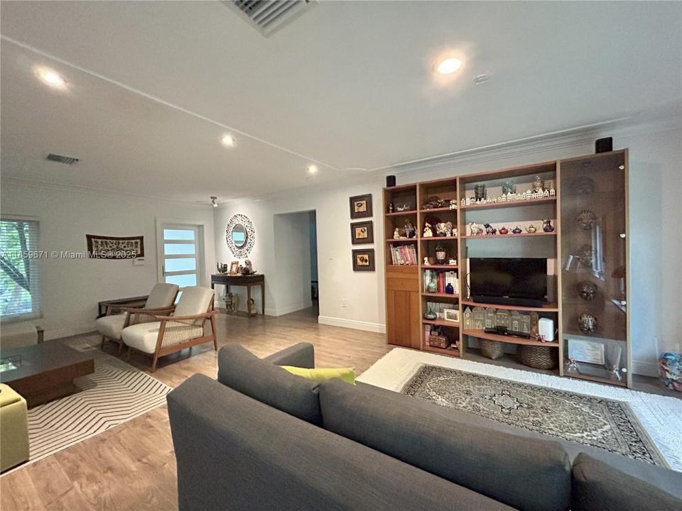 606 Alminar Ave n/a, Coral Gables, Florida 33146, USA