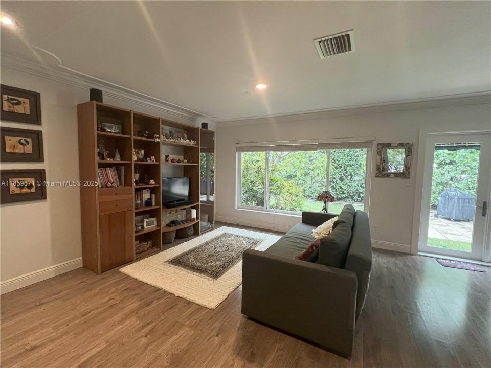 606 Alminar Ave n/a, Coral Gables, Florida 33146, USA