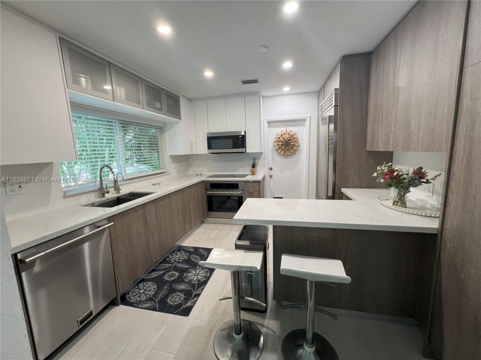 606 Alminar Ave n/a, Coral Gables, Florida 33146, USA