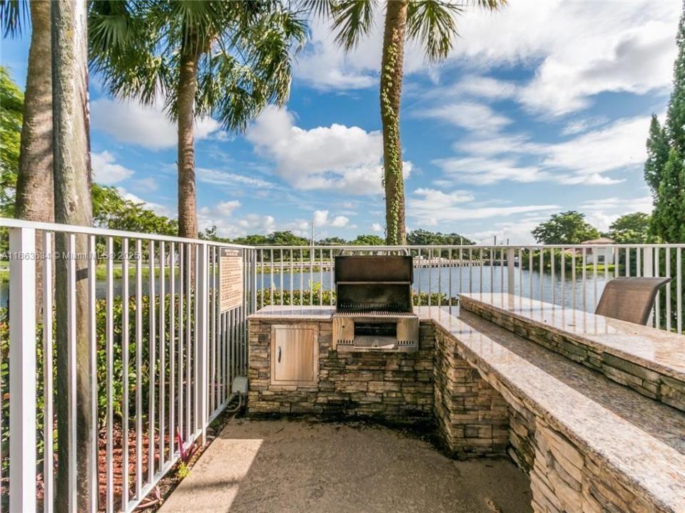 145 SW 96th Ter 145, Plantation, Floride 33324, États-Unis