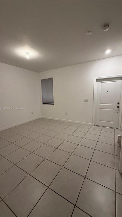 947 NE 211th St 947, Miami, Florida 33179, HOA KỲ