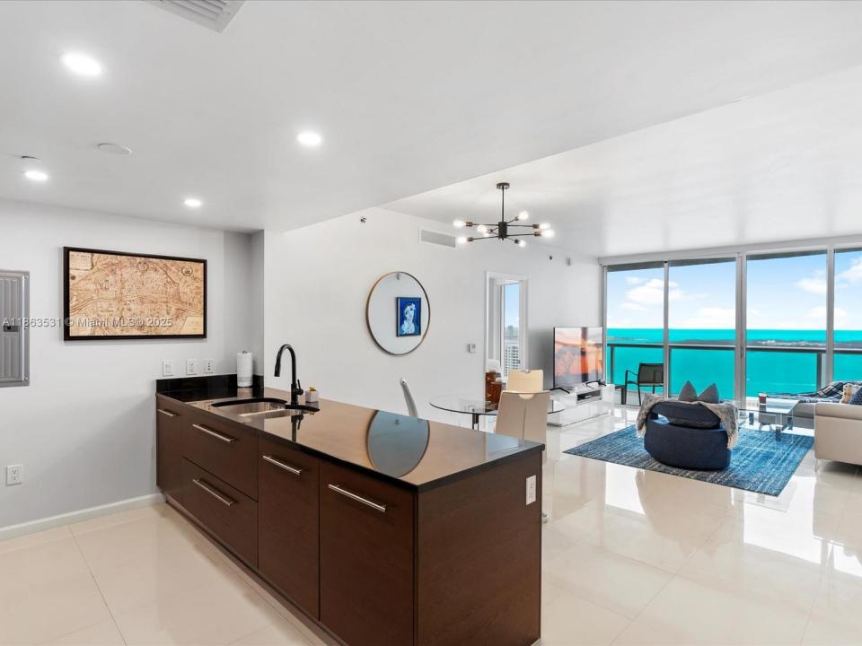 465 Brickell Ave 4605, Miami, Florida 33131