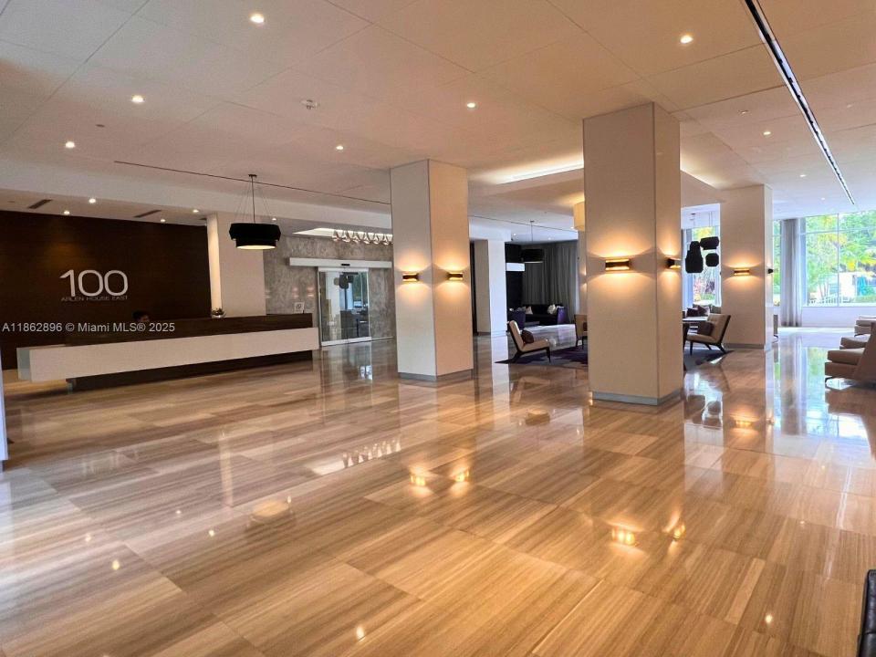 100 Bayview Dr 1506, Sunny Isles Beach, פלורידה 33160, ארצות הברית של אמריקה