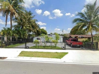 631 SE 3rd Pl, Hialeah, Florida 33010, USA