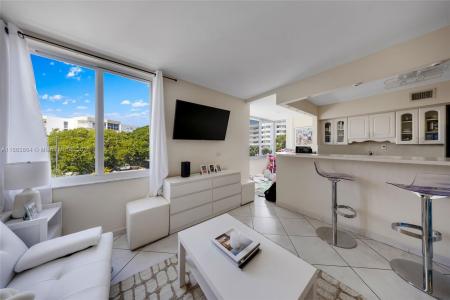 250 180th Dr 352, Sunny Isles Beach, Florida 33160, USA