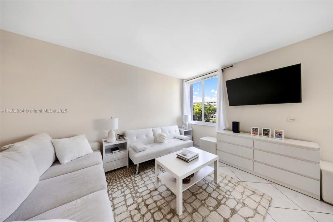 250 180th Dr 352, Sunny Isles Beach, Florida 33160, Estados Unidos