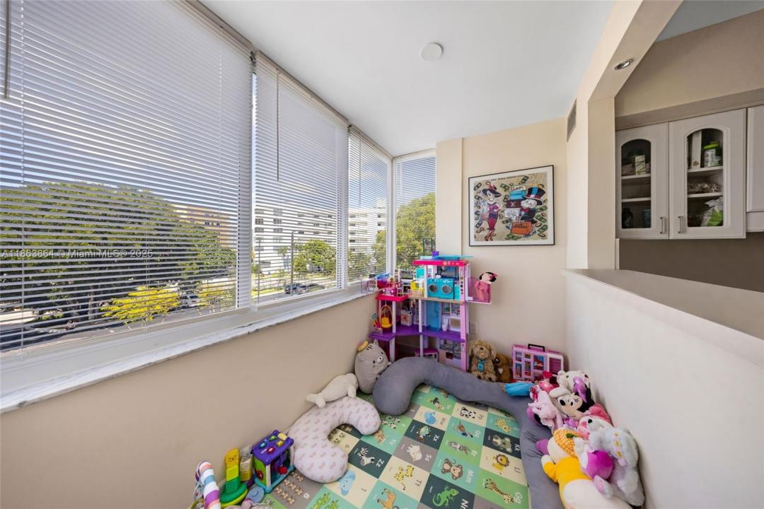 250 180th Dr 352, Sunny Isles Beach, Florida 33160, Estados Unidos
