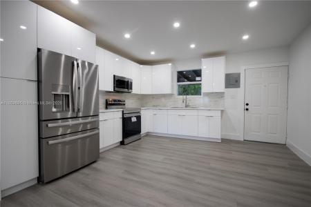 2429 NW 86th St, Miami, Florida 33147, USA