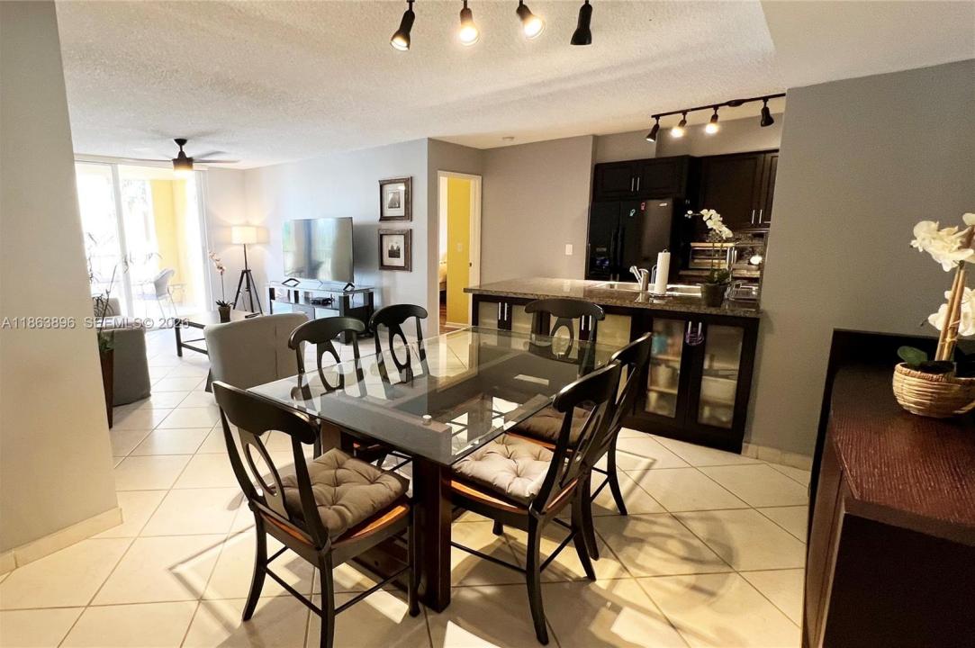 19555 E Country Club Dr 8305, Aventura, Floride 33180, États-Unis