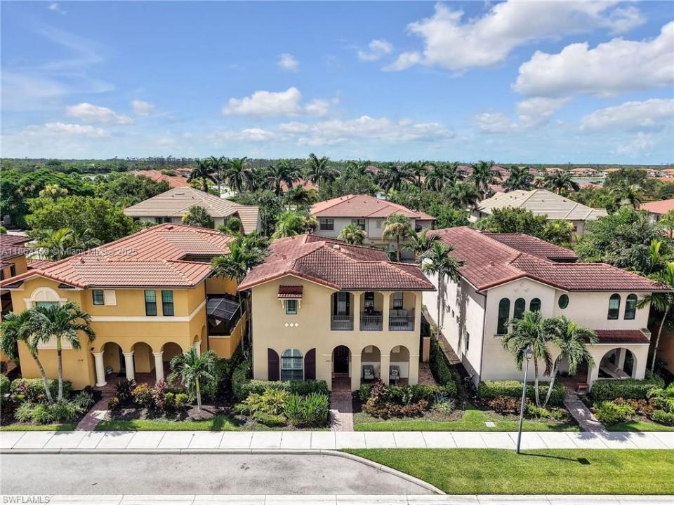 1242 Kendari Terrace, Naples, Floride 34113, États-Unis
