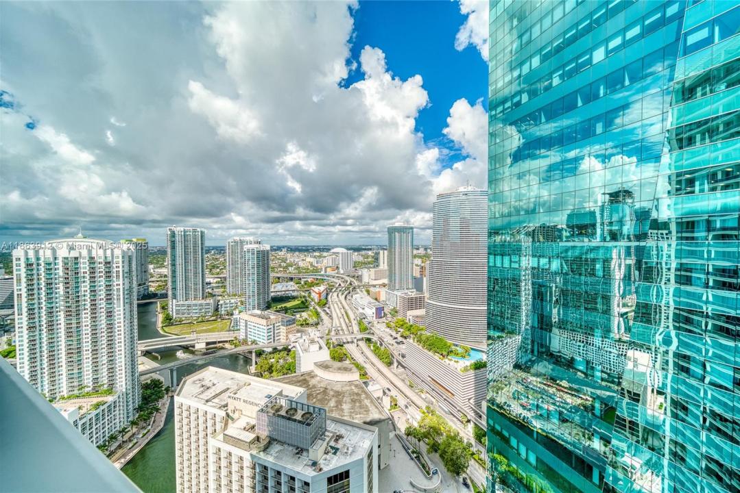 200 Biscayne Boulevard Way 4411, Miami, Florida 33131