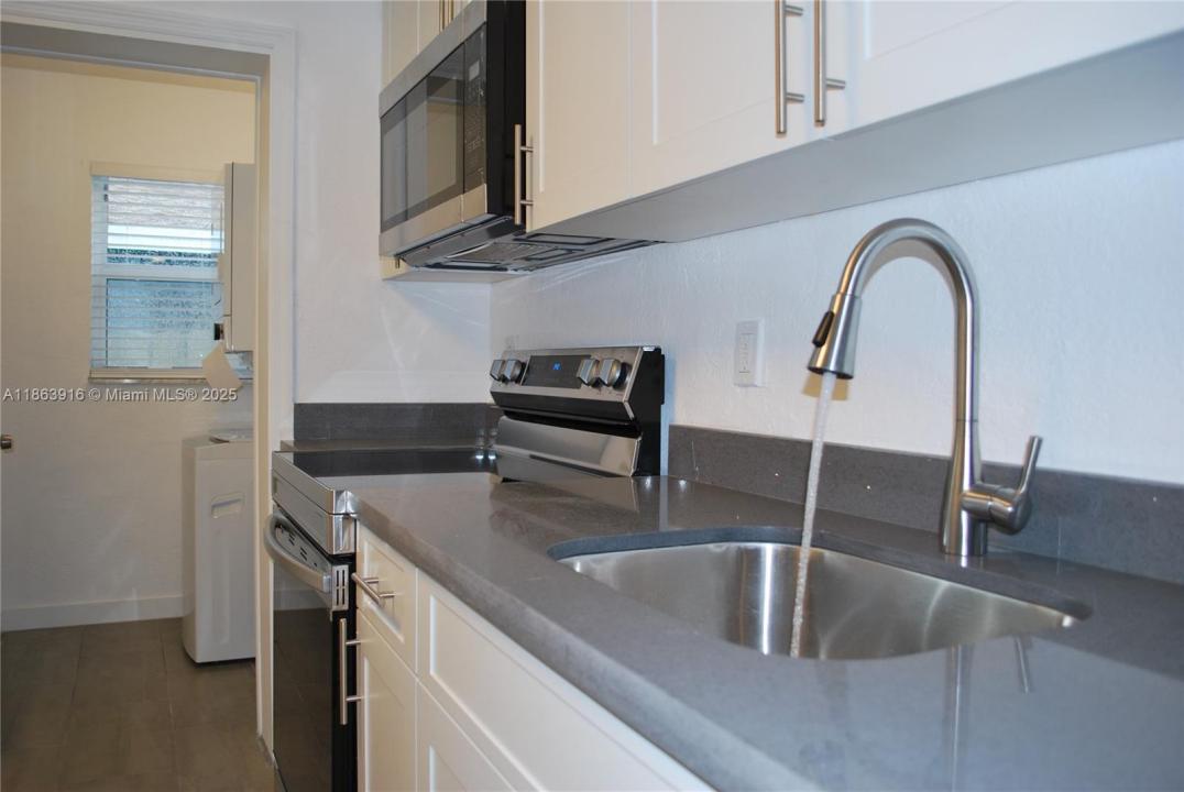 3641 NE 1st Ter, Oakland Park, Floride 33334, États-Unis