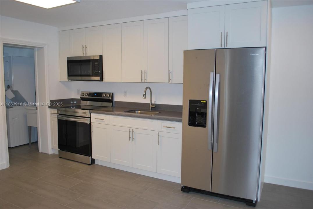 3641 NE 1st Ter, Oakland Park, Floride 33334, États-Unis