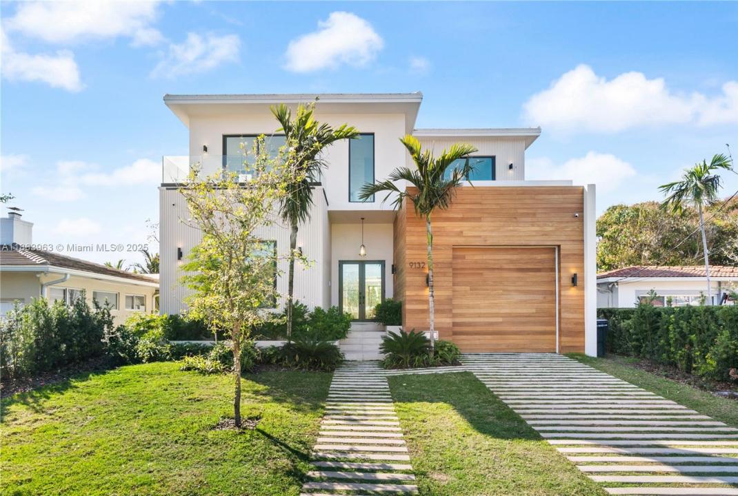 9132 Dickens Ave, Surfside, Florida 33154