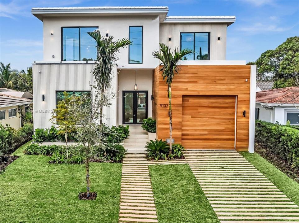 9132 Dickens Ave, Surfside, Florida 33154