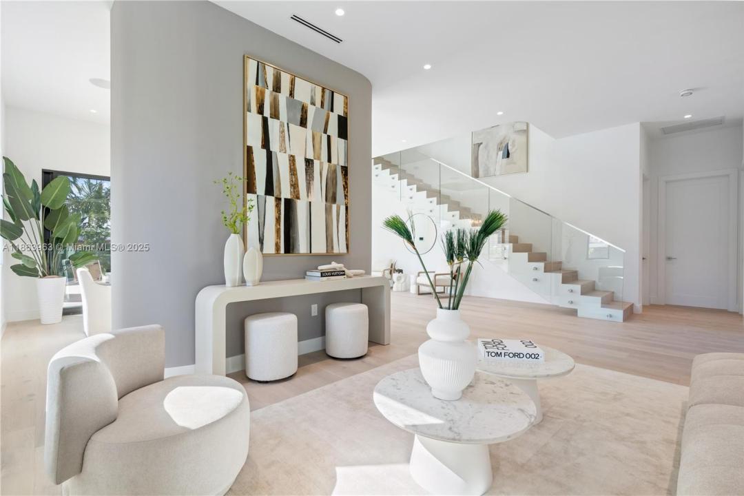 9132 Dickens Ave, Surfside, Florida 33154
