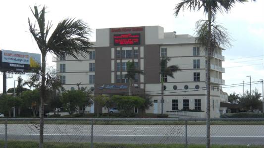 12484 NW South River Dr 422, Medley, Florida 33178, USA
