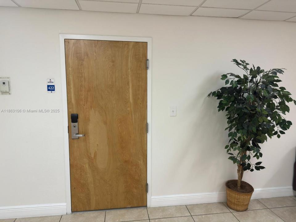 12484 NW South River Dr 422, Medley, פלורידה 33178, ארצות הברית של אמריקה 