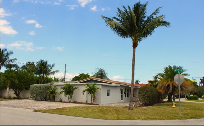 1301 NE 42nd St, Oakland Park, Florida 33334, HOA KỲ