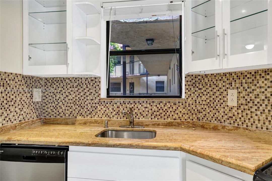 6655 W Broward Blvd 309, Plantation, Florida 33317