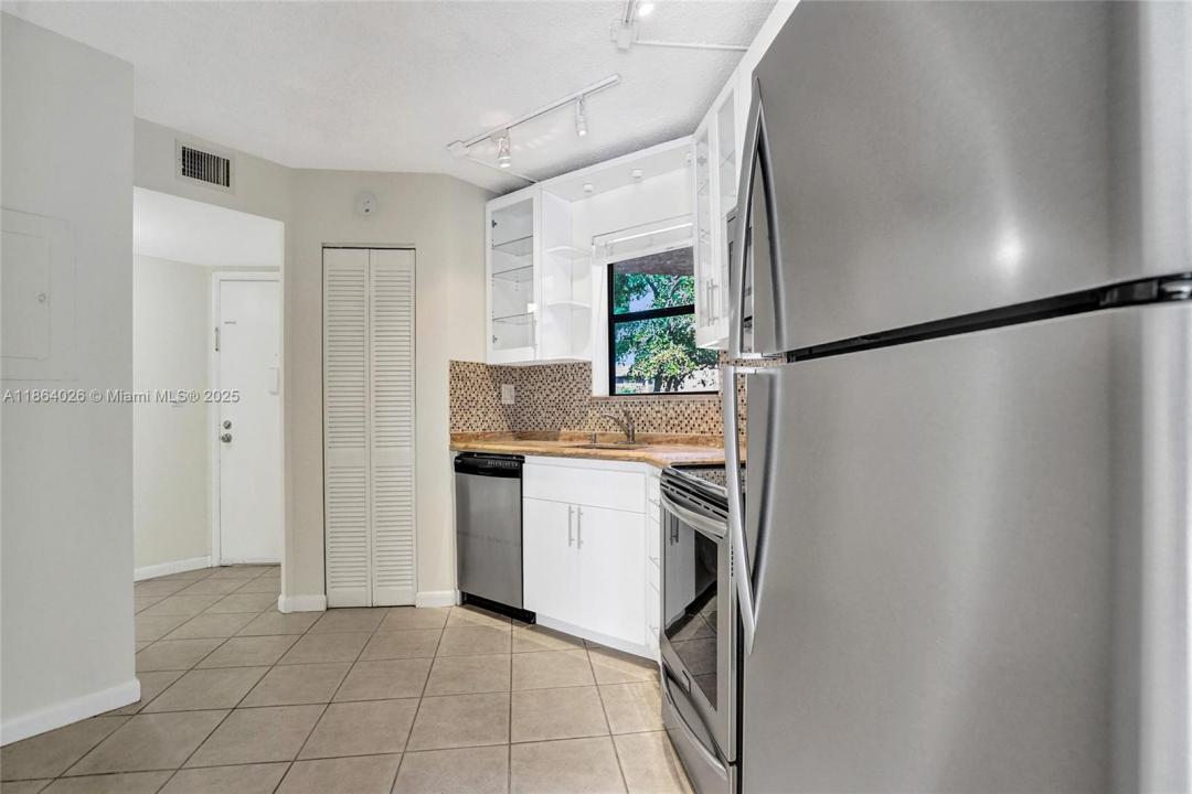6655 W Broward Blvd 309, Plantation, Florida 33317