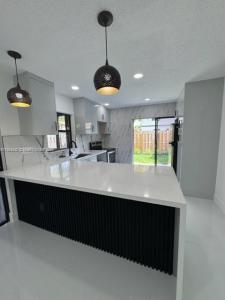 12753 SW 69th Ter, Miami, Florida 33183, USA