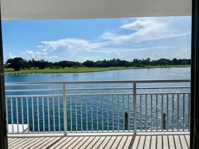 9250 W Bay Harbor Dr 3B, Bay Harbor Islands, Florida 33154, USA