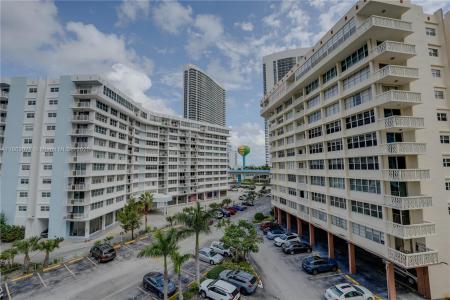 1817 S Ocean Dr 515, Hallandale Beach, Florida 33009, USA