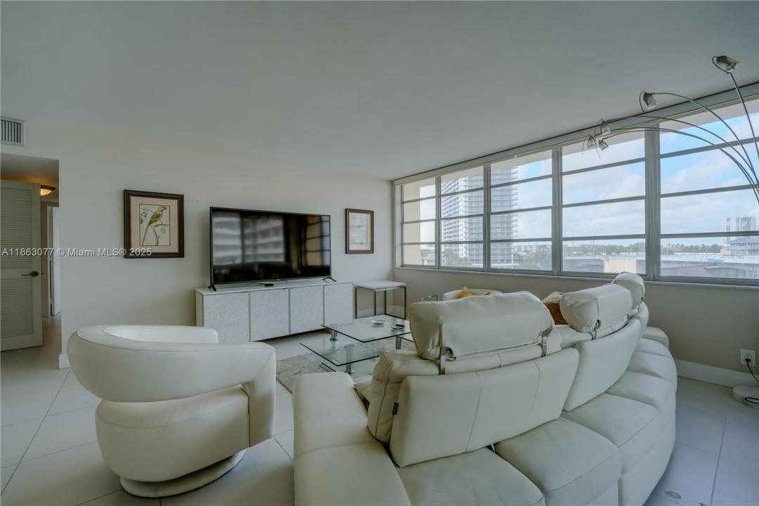 1817 S Ocean Dr 515, Hallandale Beach, Floride 33009, États-Unis