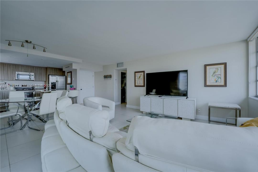 1817 S Ocean Dr 515, Hallandale Beach, Floride 33009, États-Unis