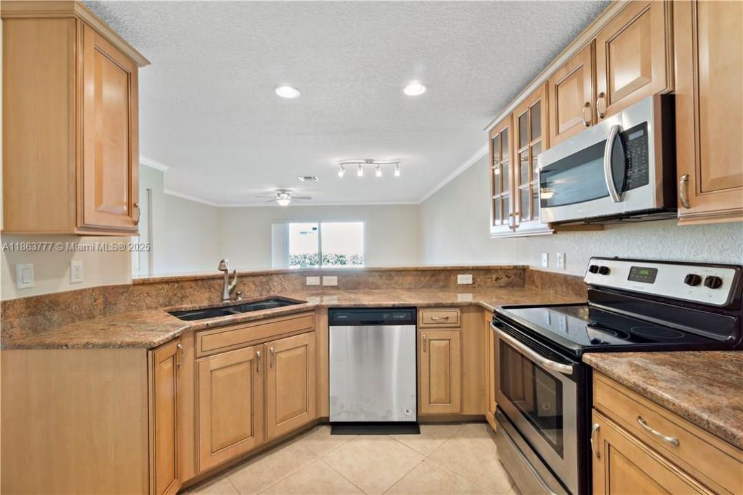 5905 Abbey Rd, Tamarac, Floryda 33321, USA