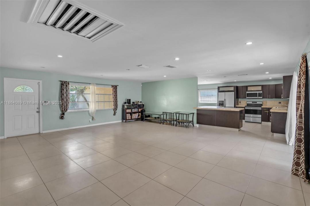 7821 NW 45th St, Lauderhill, Florida 33351, HOA KỲ