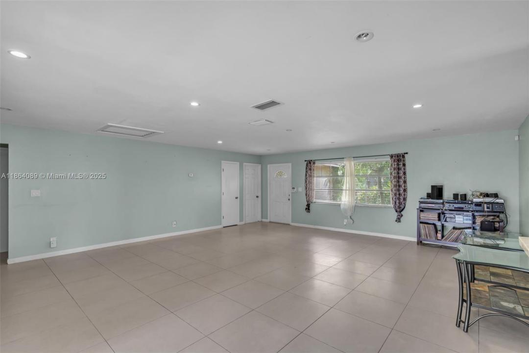 7821 NW 45th St, Lauderhill, Florida 33351, HOA KỲ