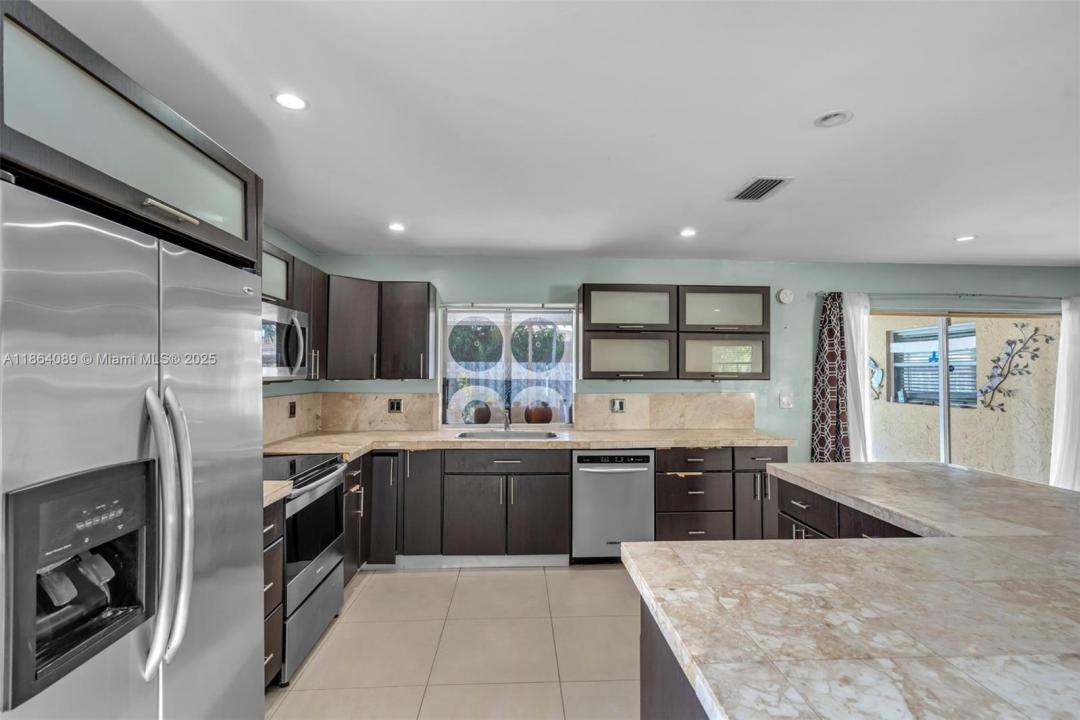 7821 NW 45th St, Lauderhill, Florida 33351, HOA KỲ