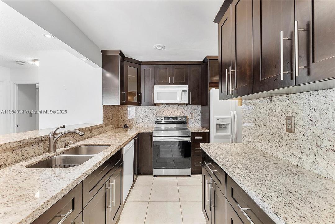 11909 SW 48th Ct, Cooper City, Florida 33330