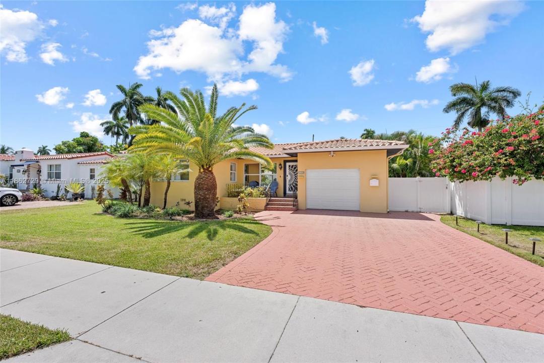 1426 Tyler St, Hollywood, Florida 33020