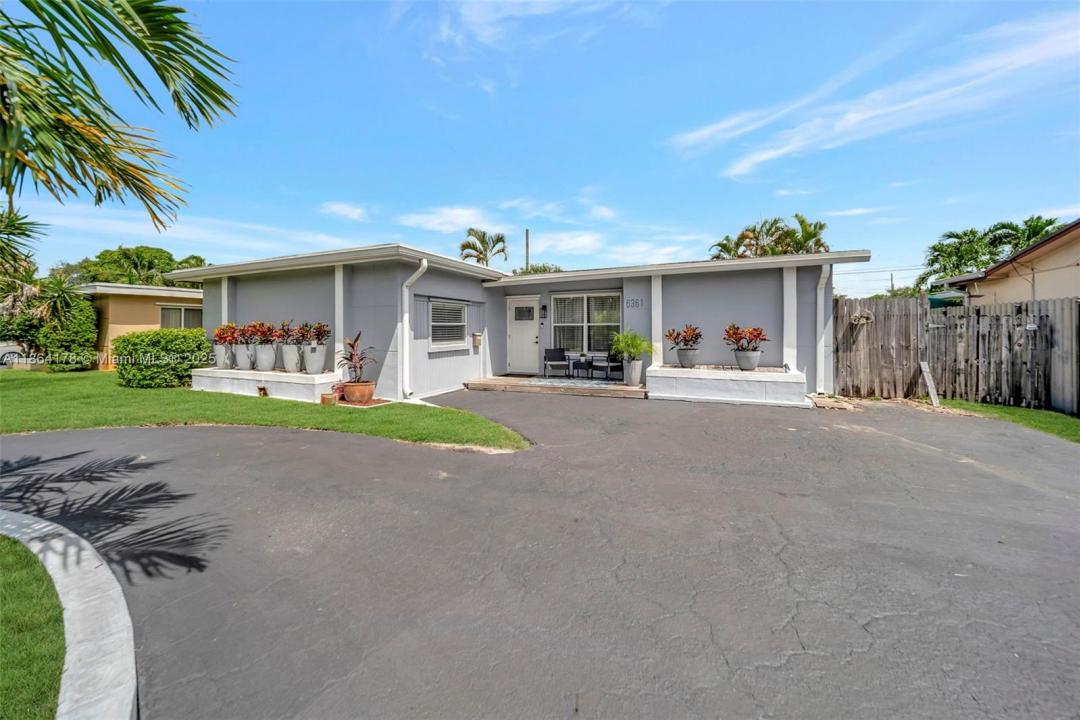 6361 Liberty St, Hollywood, Florida 33024, Amerika Birleşik Devletleri