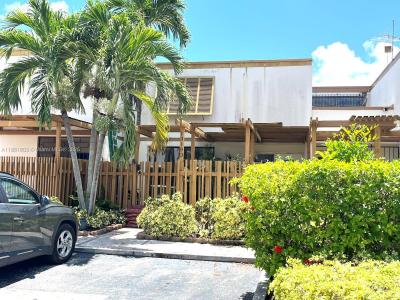 13190 SW 10th Ter, Miami, Florida 33184, USA
