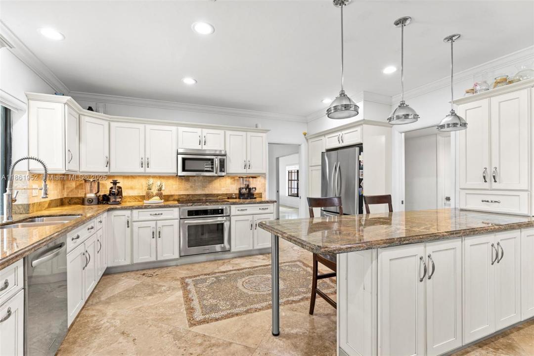 19265 E Saint Andrews Dr, Hialeah, フロリダ 33015, アメリカ合衆国