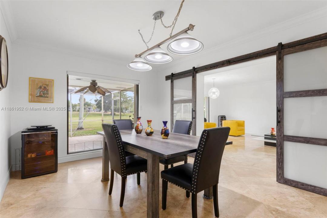 19265 E Saint Andrews Dr, Hialeah, フロリダ 33015, アメリカ合衆国