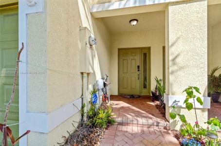 2429 NW 31st Ct, Oakland Park, Florida 33309, USA