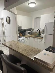 251 172nd St 121, Sunny Isles Beach, Florida 33160, USA