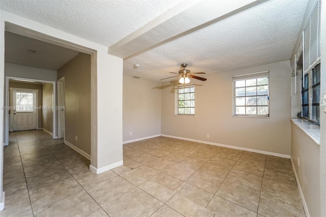 122 Allen Rd, West Park, Florida 33023, Amerika Birleşik Devletleri