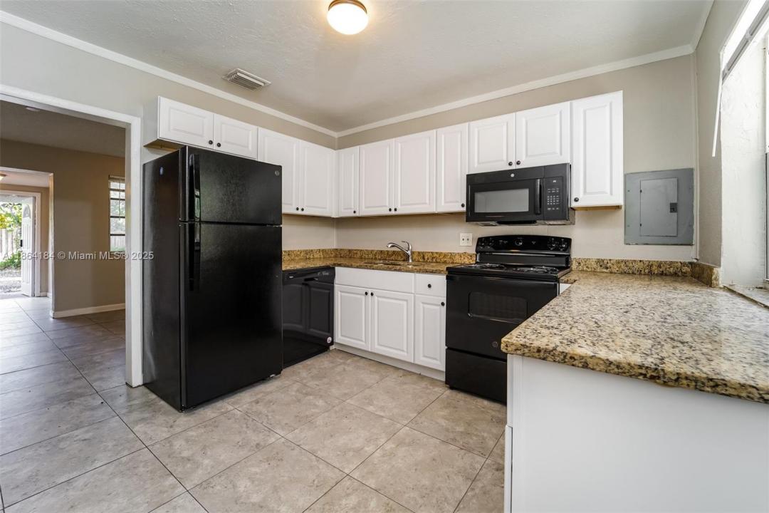 122 Allen Rd, West Park, Florida 33023, Amerika Birleşik Devletleri