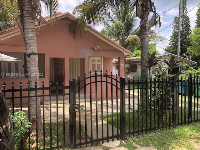 8044 NW 1st Pl, Miami, フロリダ 33150, アメリカ合衆国