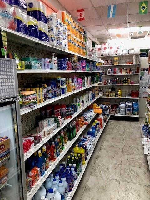 1011 SW 67th Ave, West Miami, Florida 33144, Stati Uniti