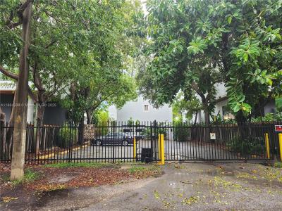 2828 Coconut Ave 3, Miami, Florida 33133, USA