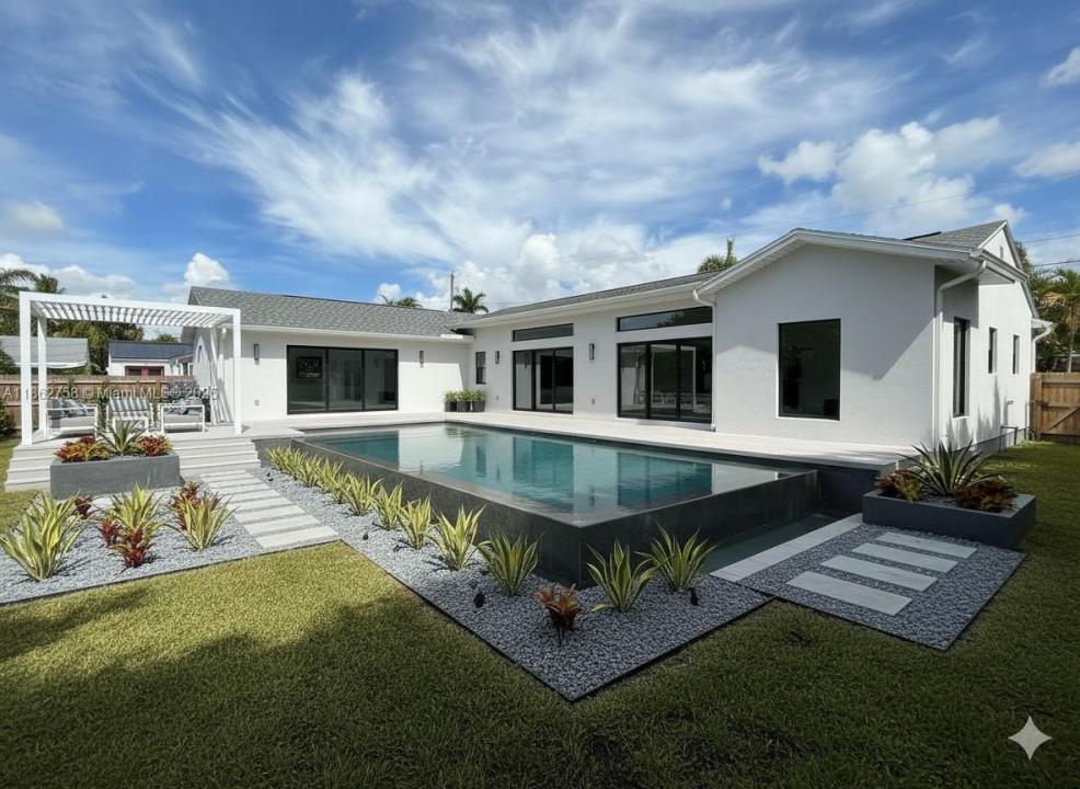 5822 SW 60th St, Miami, Florida 33143