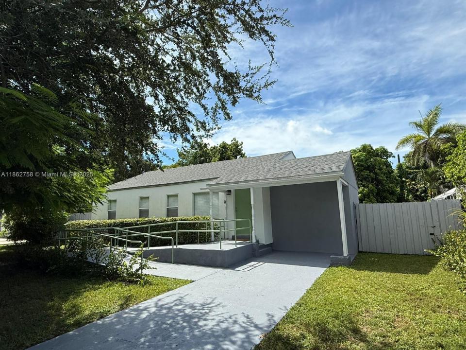 5822 SW 60th St, Miami, Florida 33143